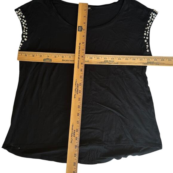 Women’s Top Bundle Size Medium - Picture 3 of 8